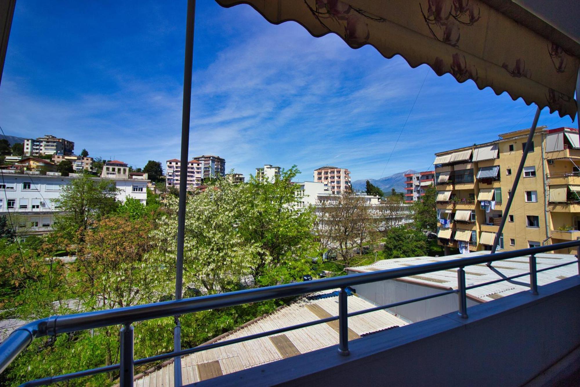 Apartament Duzgo Gjirokaster Exterior photo