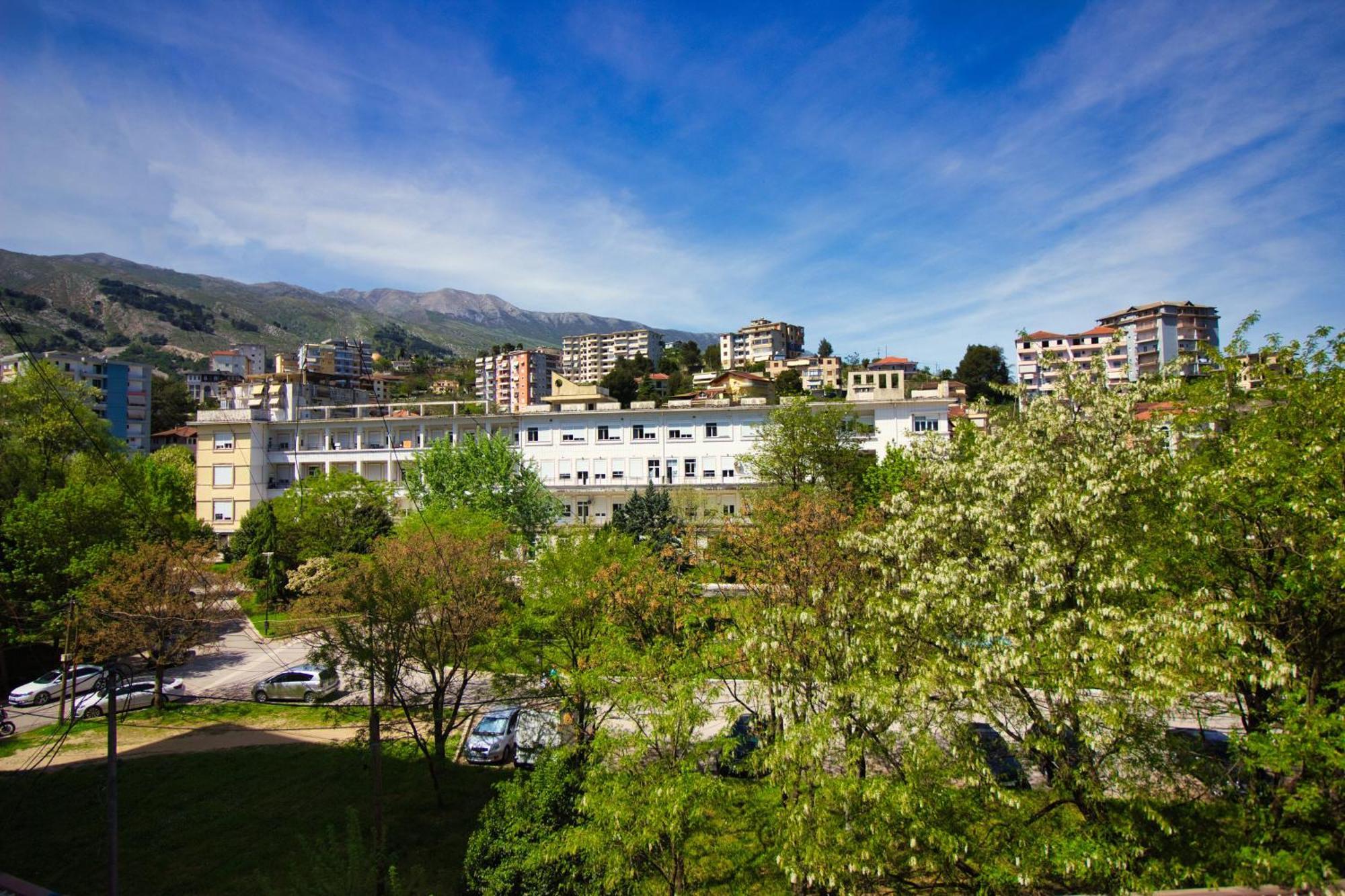 Apartament Duzgo Gjirokaster Exterior photo